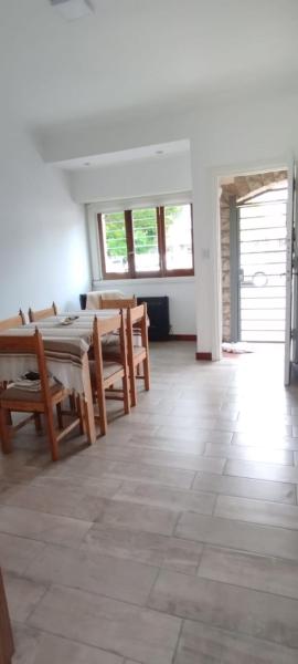 Cómoda Casita reciclada con patio/parrilla